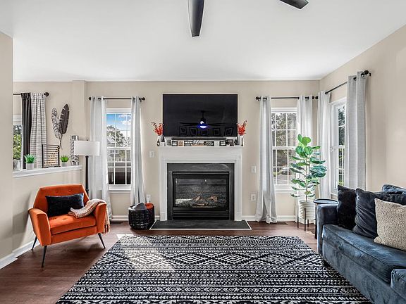 4th image of 4941 Breeze Way