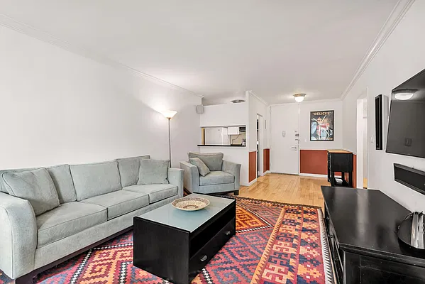 Rented by R New York | media 21
