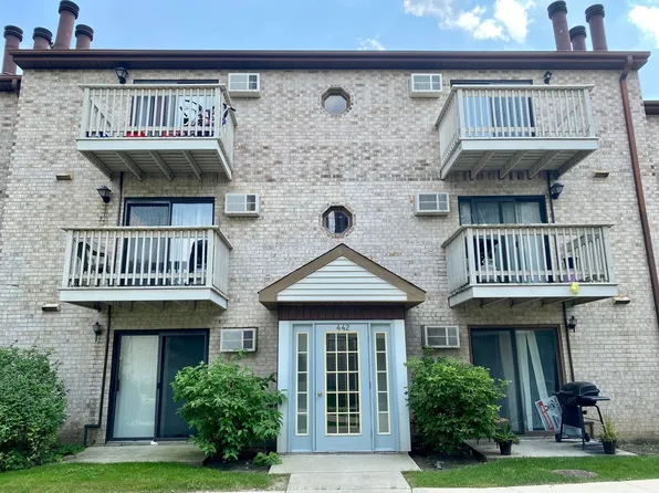 442 E Osage Ln APT 3B, Palatine, IL 60074