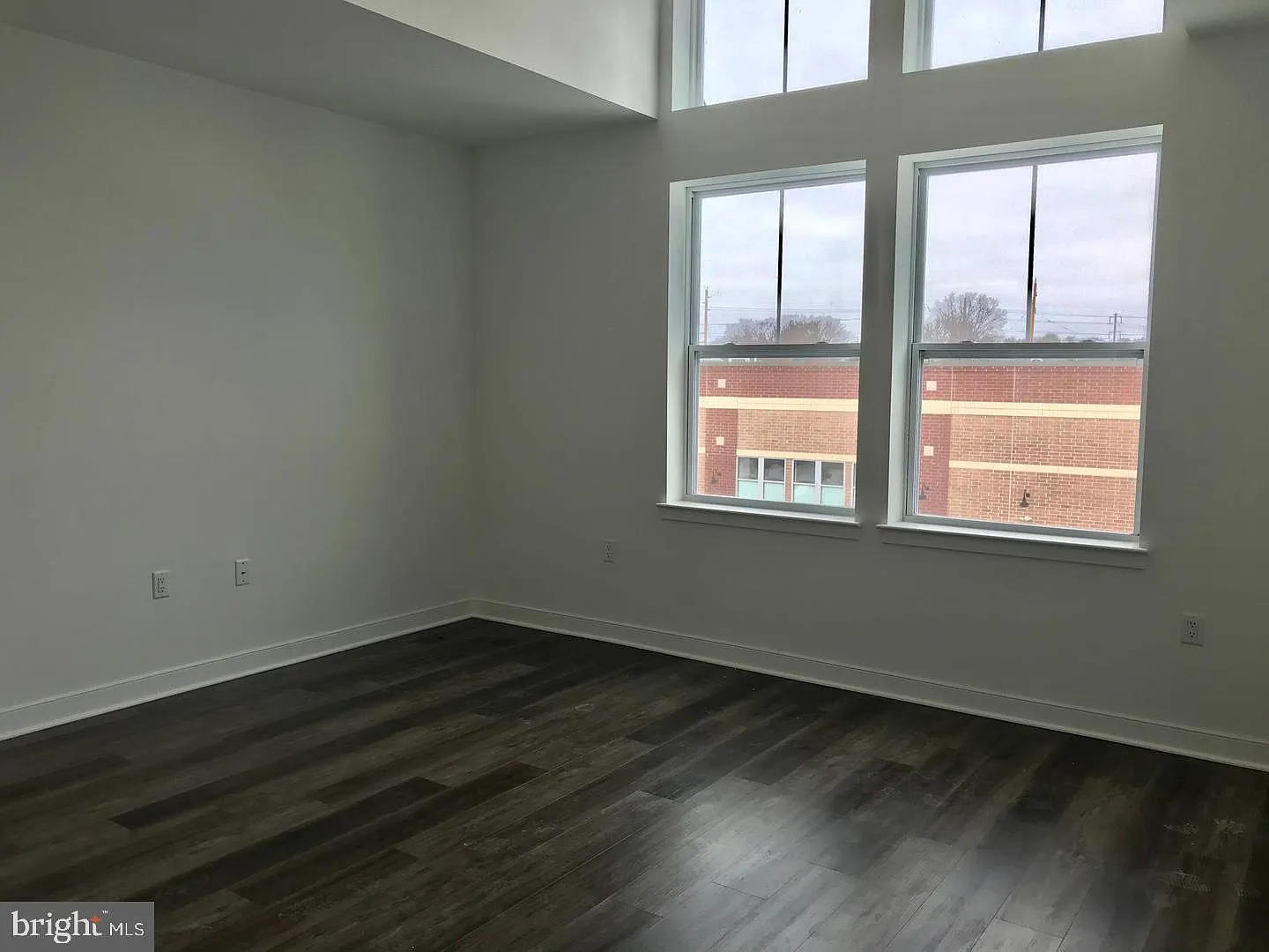 2 bed, 1.0 bath, 770 sqft, $2,300 — Photo 2