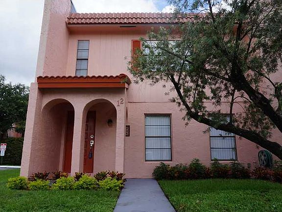 3rd image of 12 Madrid Ln