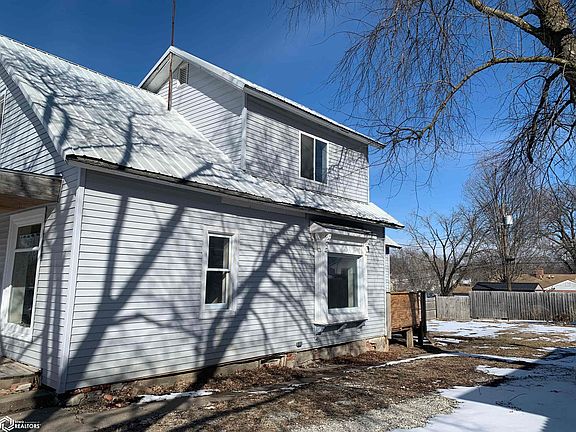 2nd image of 609 N Maple St