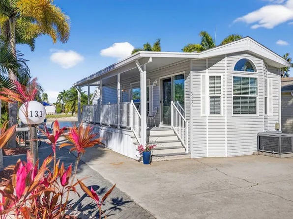 3131 Crystal Lake Dr, Naples, FL 34120