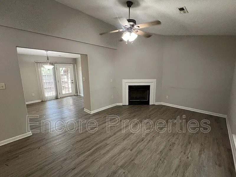 2 bed, 2.0 bath, 950 sqft, $1,275 — Photo 3