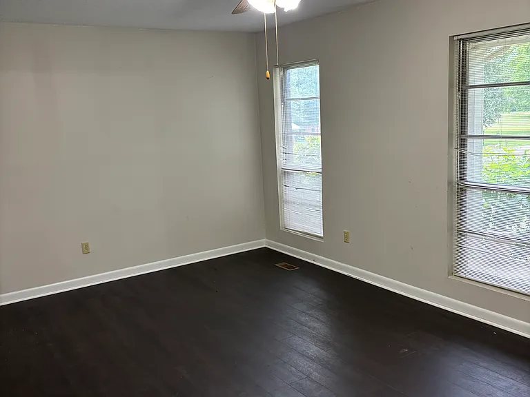 901 Carson Ln SW — Photo 6