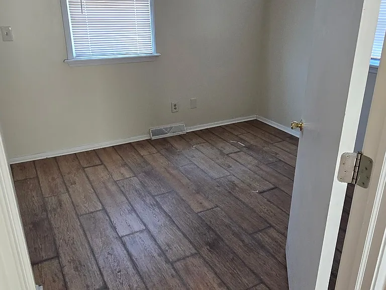 2902 Pine Ave #1B — Photo 7