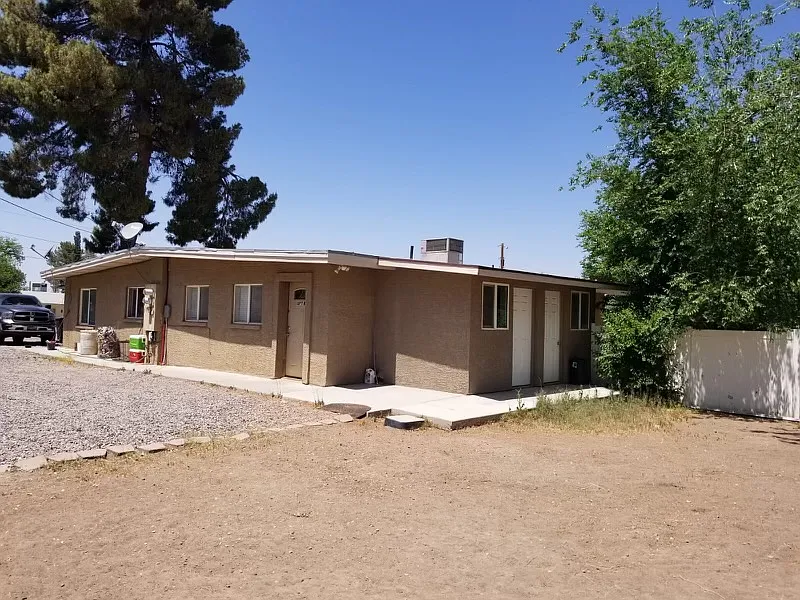 3 bed, 920 sqft, $1,650 — Photo 2
