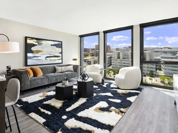 301 S Leavitt St, Chicago, IL
