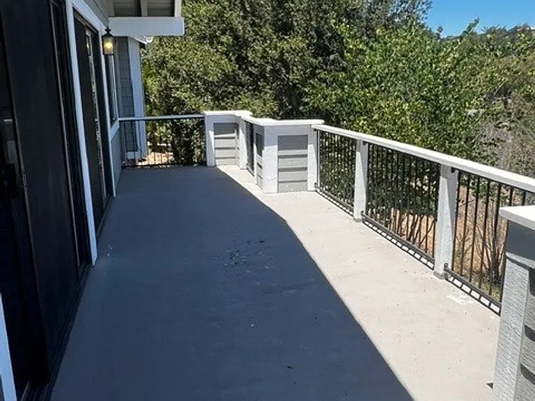736 Hillside Dr — Photo 38