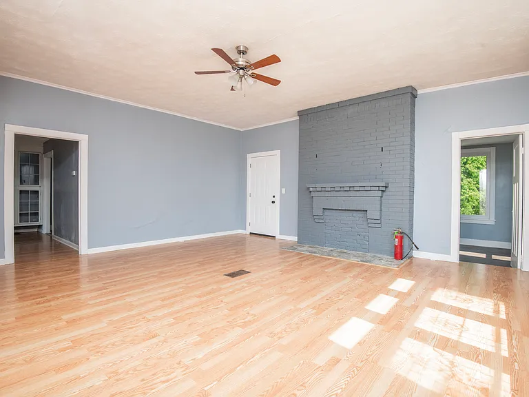 117 E Glenwood Ave #1 — Photo 9