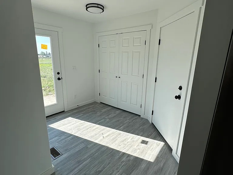 3030 Cook Dr — Photo 3