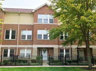 352 W Seminary Ave #504, Wheaton, IL 60187