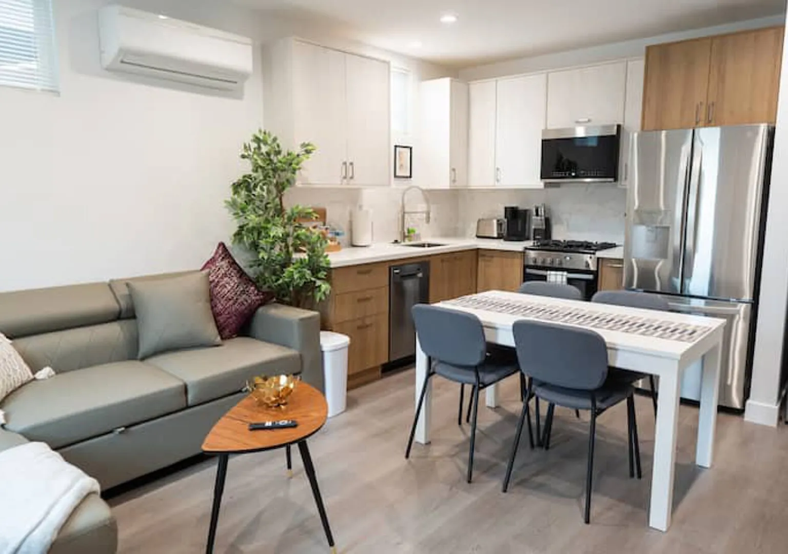 Adorable 1 Bedroom Home (p54) — Photo 1