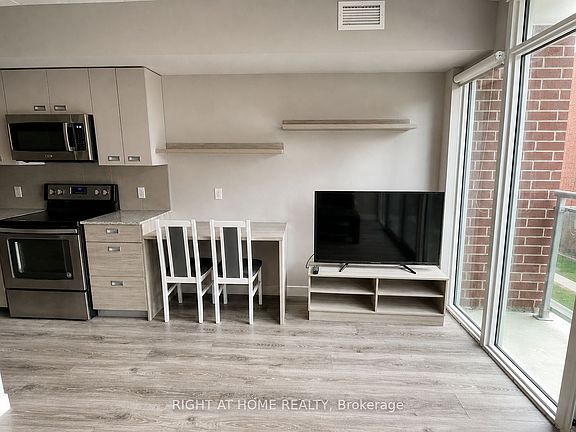 4th image of 308 Lester St #421