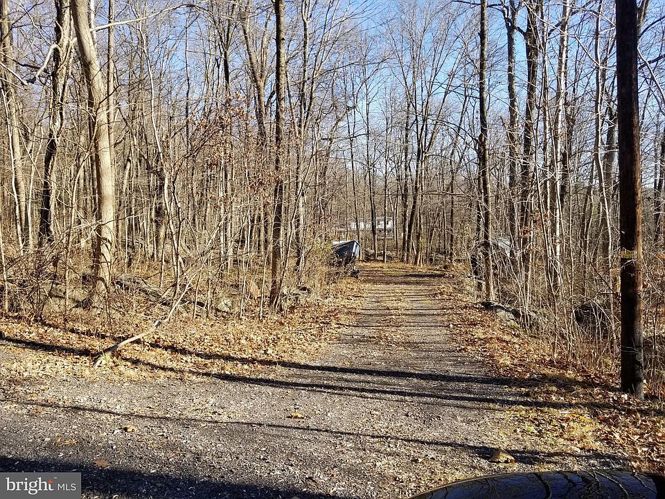 2nd image of 1015 Bean Ln