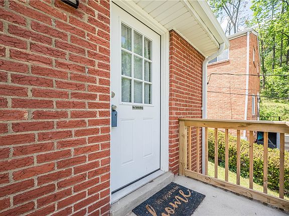 4th image of 239 Pointview Rd