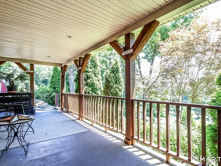 51 Rice Ln — Photo 2
