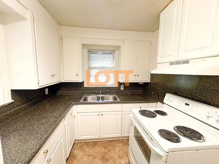 125 Irene Cir — Photo 13