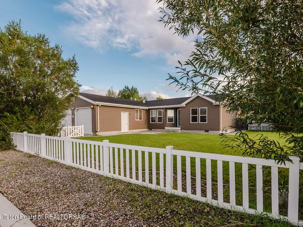 622 County Rd, Big Piney, WY 83113