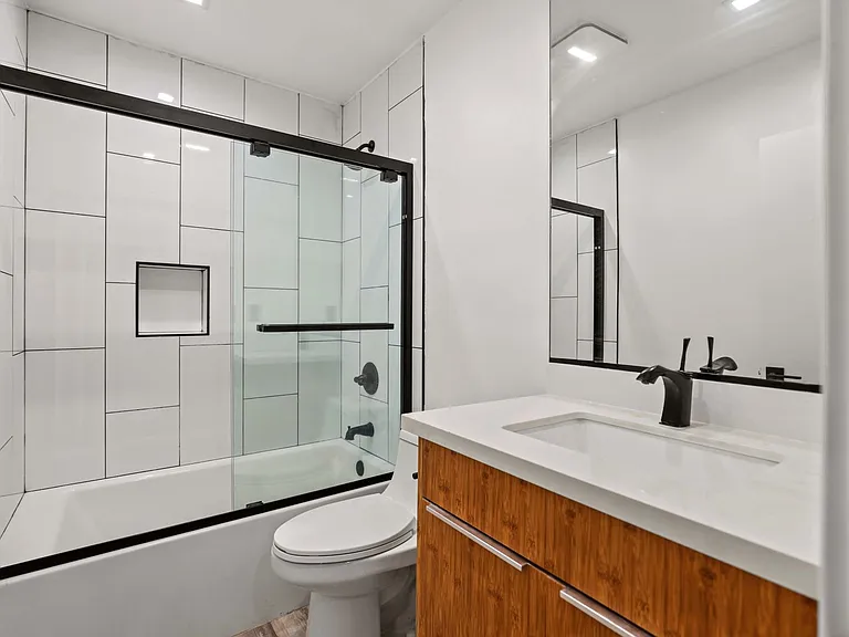 830 Bartlett St — Photo 49
