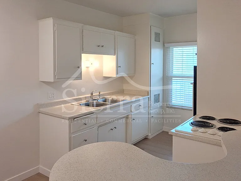 322 W Anapamu St #8 — Photo 4