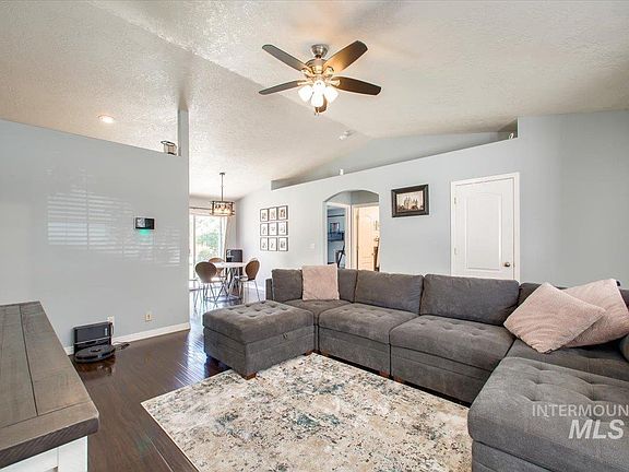 5th image of 16746 N Wentworth Ln