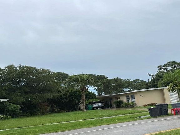 4th image of 210 Banyan Dr