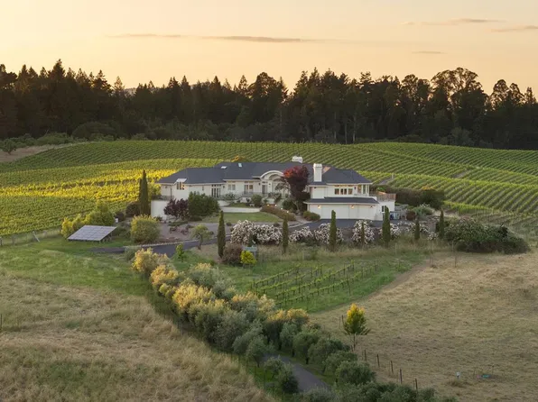 2614 Scotts Right of Way, Sebastopol, CA 95472