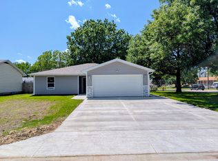 1431 Luther St, Emporia, KS 66801