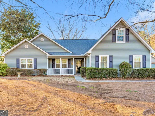 2340 Emerald Dr, Loganville, GA 30052