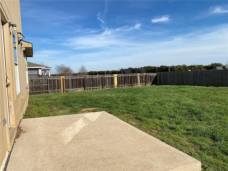 804 Sherry Dr — Photo 25