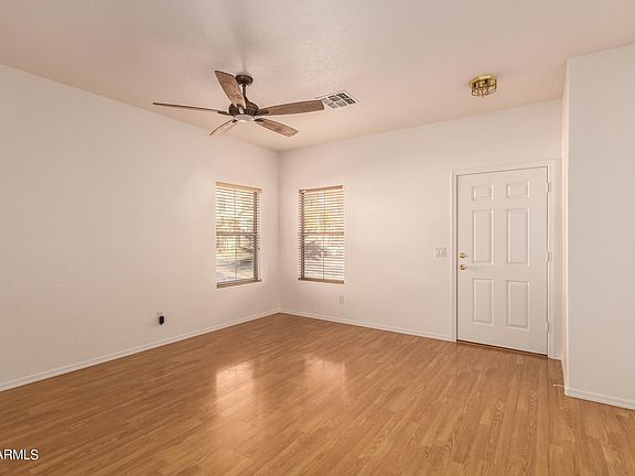5th image of 1943 Hayden Ln #106