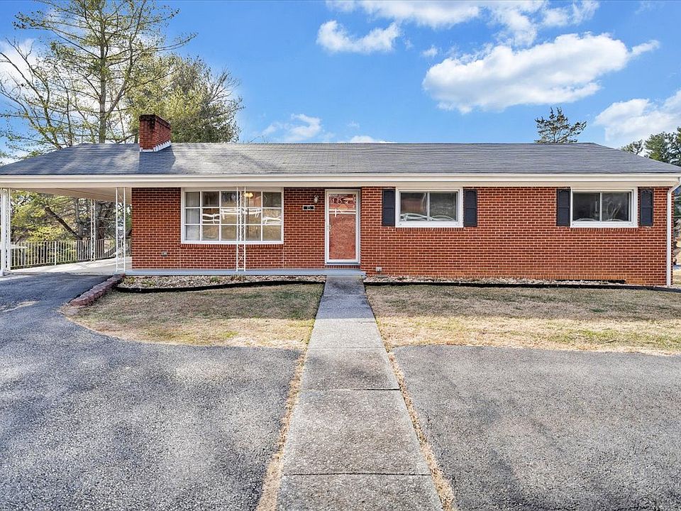 1st image of 15 Holly Ln