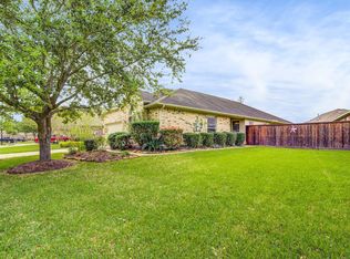 1217 N Riviera Cir, Pearland, TX 77581