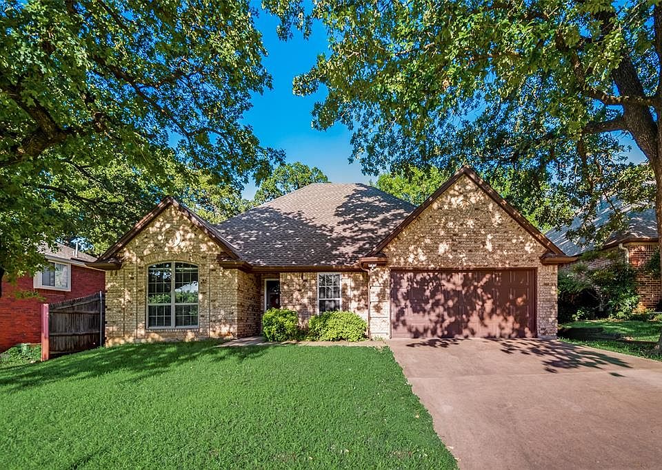 1st image of 4339 Greenwood Ln