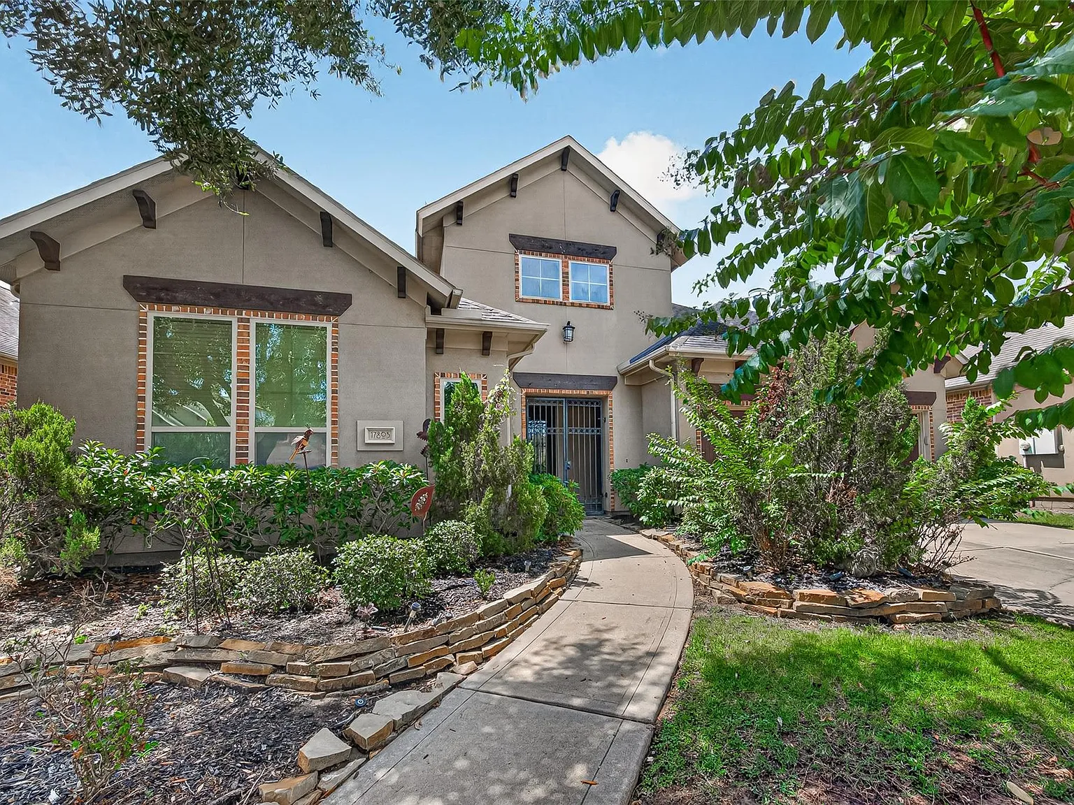 2 bed, 2.5 bath, 2412 sqft, $2,950 — Photo 3