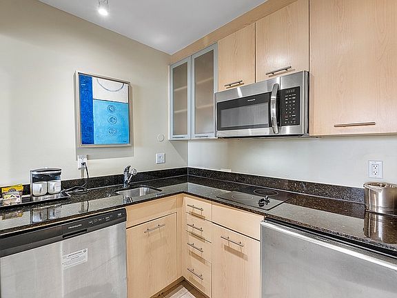 4th image of 2670 E Sunrise Blvd #1115
