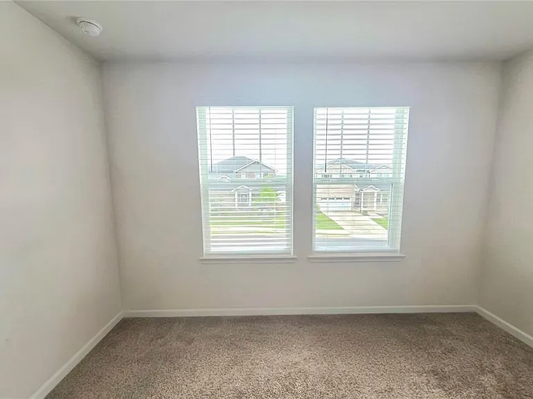 327 Valley Oak Dr — Photo 41