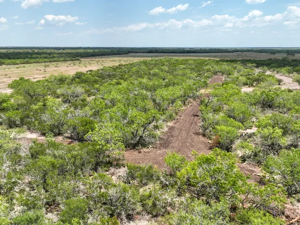 001 CR 340, Jourdanton, TX 78026