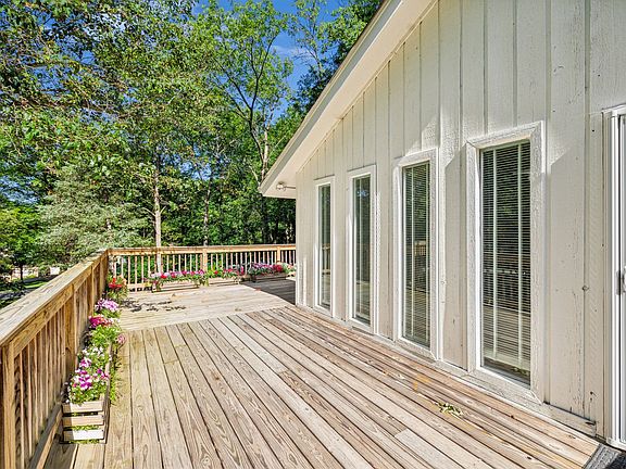 5th image of 160 Kimwood Dr