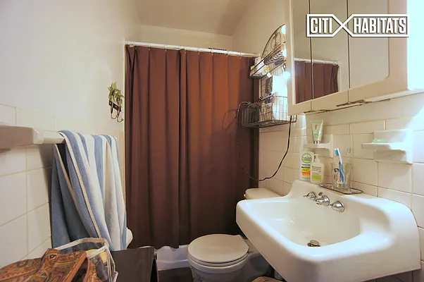 Rented by Citi Habitats | media 18