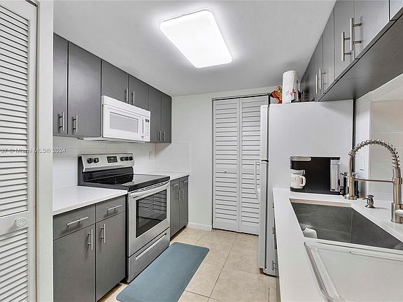 5th image of 9799 Westview Dr APT 1023