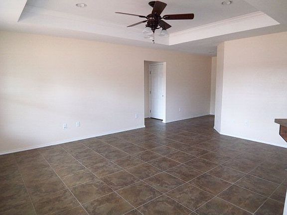4th image of 311 E Pecan Ave