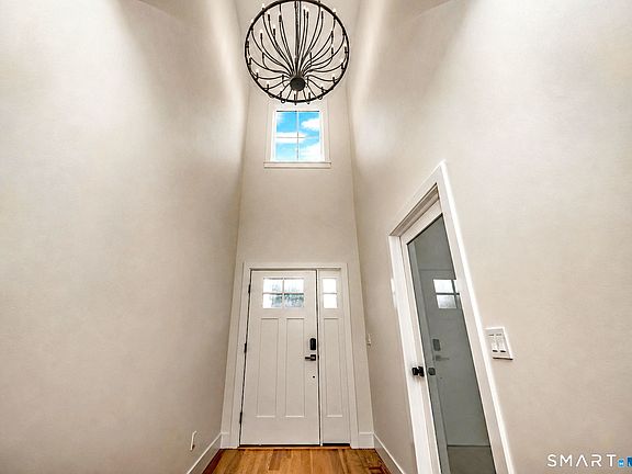 5th image of 35 Myrtle Street