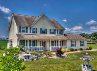 106 Rolling Meadows Rd, Saylorsburg, PA 18353