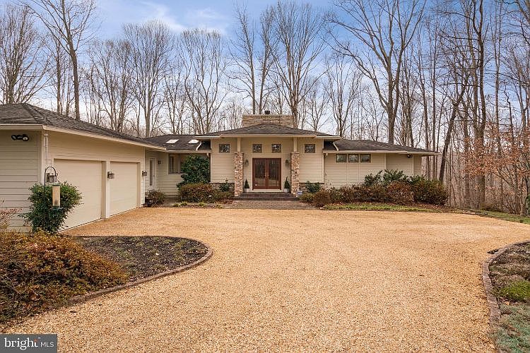 1st image of 11350 Occoquan Oaks Ln