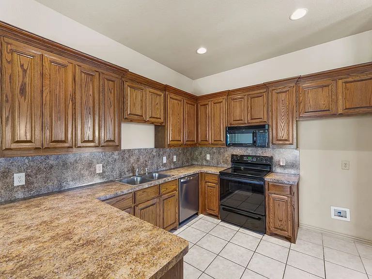 511 Mariner Dr — Photo 14