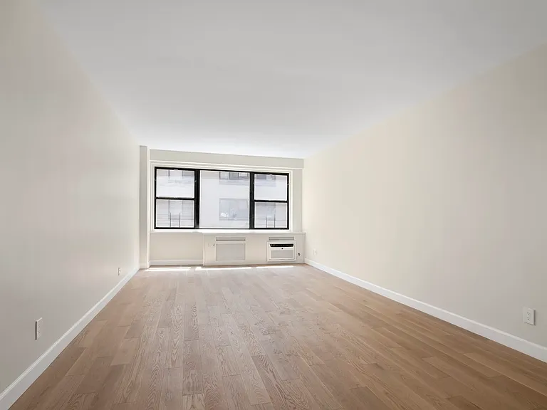 340 E 74th St #6J — Photo 3