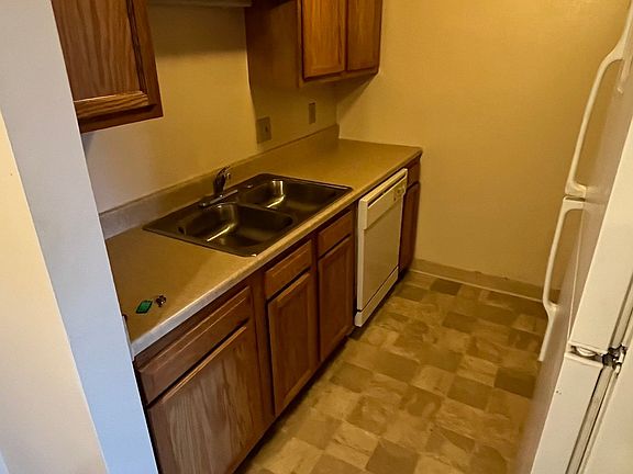 3rd image of 1300 E H St #2