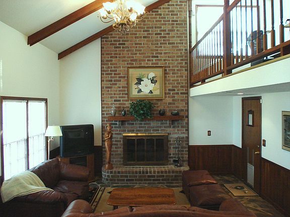 Big family room with fireplace